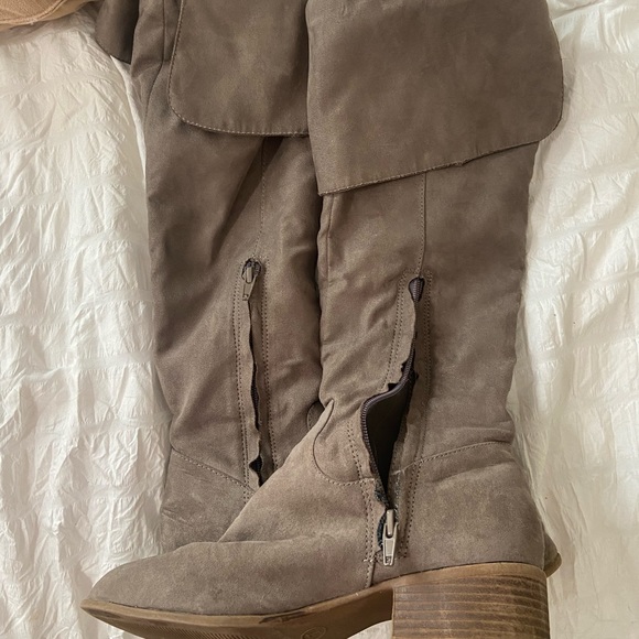 🌸Knee high boots 3 for $10 - Picture 2 of 3